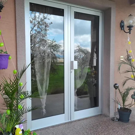 Kerangoues 3 Etoiles セレスタ