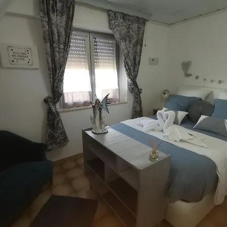 Kerangoues 3 Etoiles 別荘 セレスタ